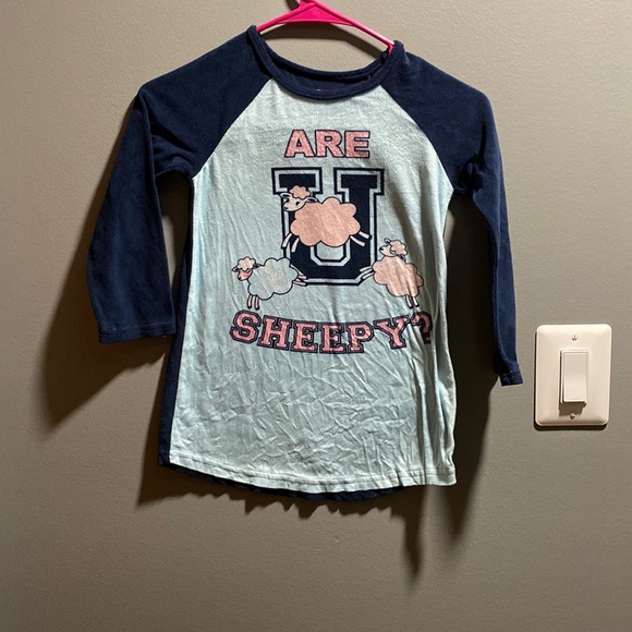 wonder nation Other - PRE-OWNED GIRLS PAJAMA TOP SIZE XS 4/5! IN EXCELLENT CONDITION! SMOKE FREE HOME!